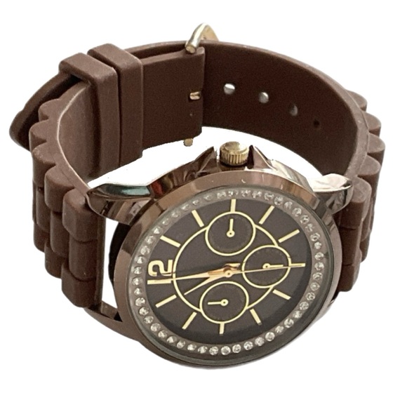 Two Fashion Watches - Sporty Chic - Picture 2 of 12